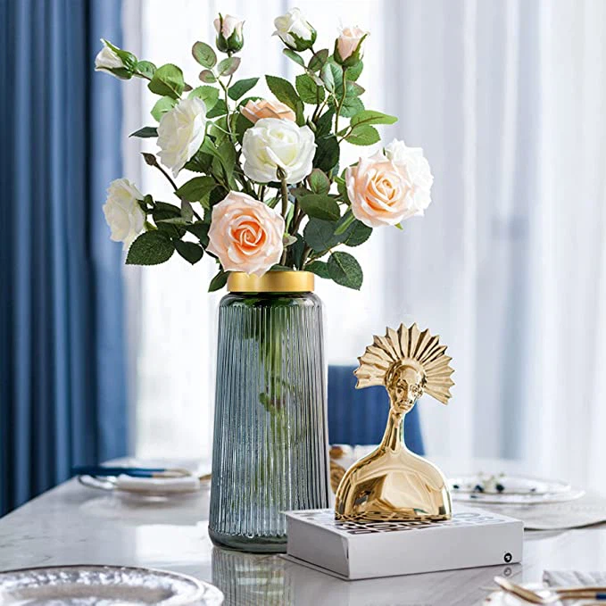 Класическа раирана стъклена ваза