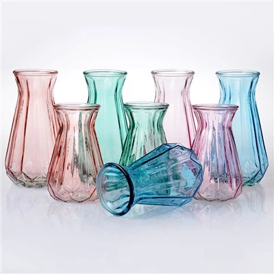 Прозрачна стъклена ваза